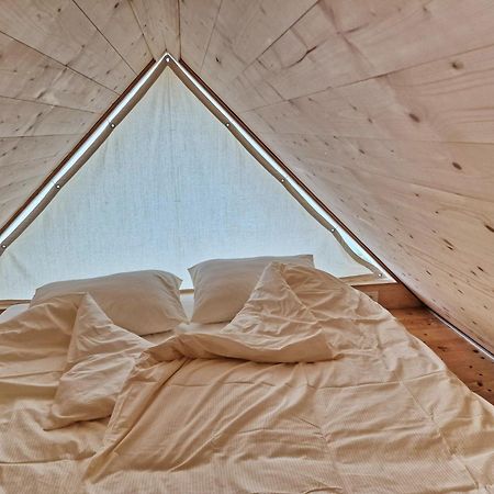 Golife Center Glamping Hotell Laze v Tuhinju Eksteriør bilde