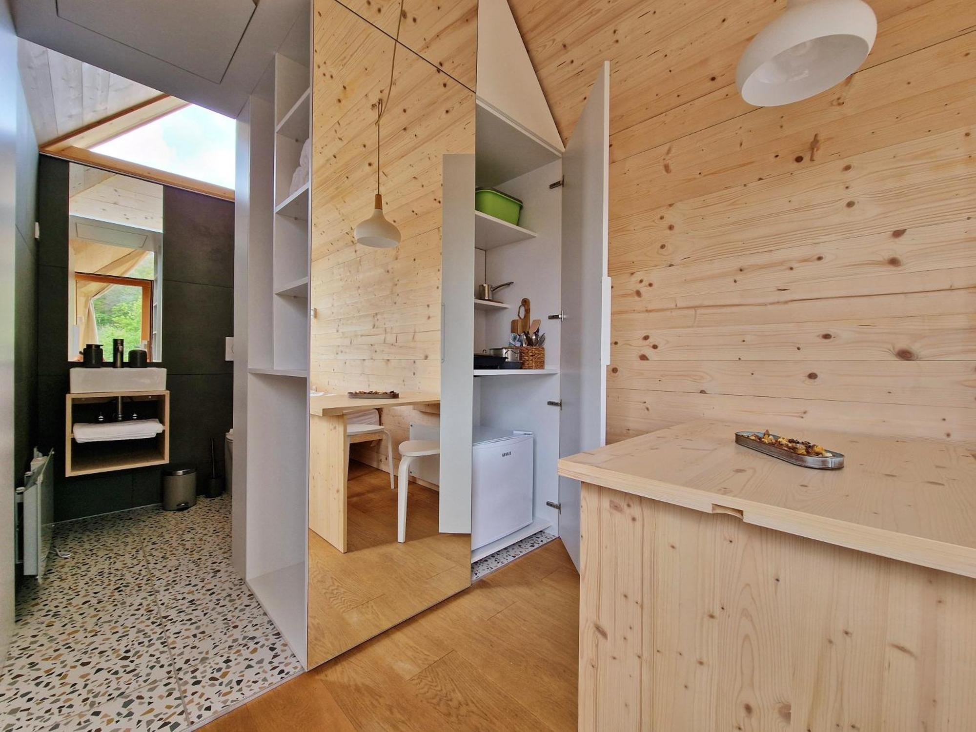 Golife Center Glamping Hotell Laze v Tuhinju Eksteriør bilde